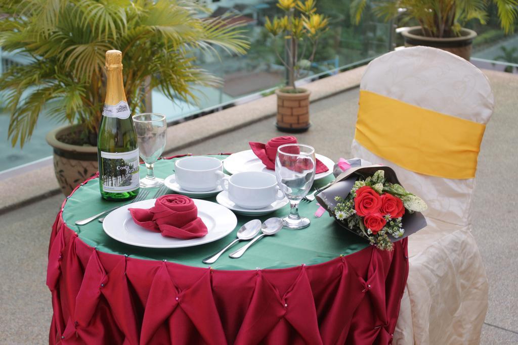 Paradise Spa Hotel Port Dickson Ngoại thất bức ảnh